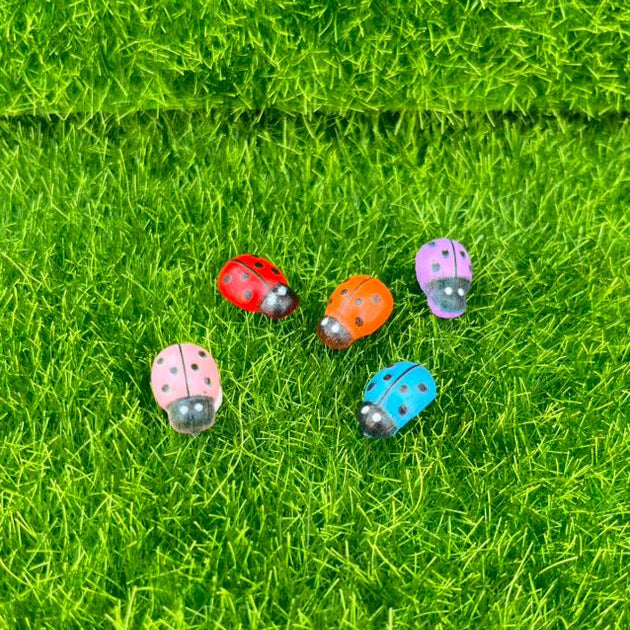 Miniature Lady Bug (1 pc)